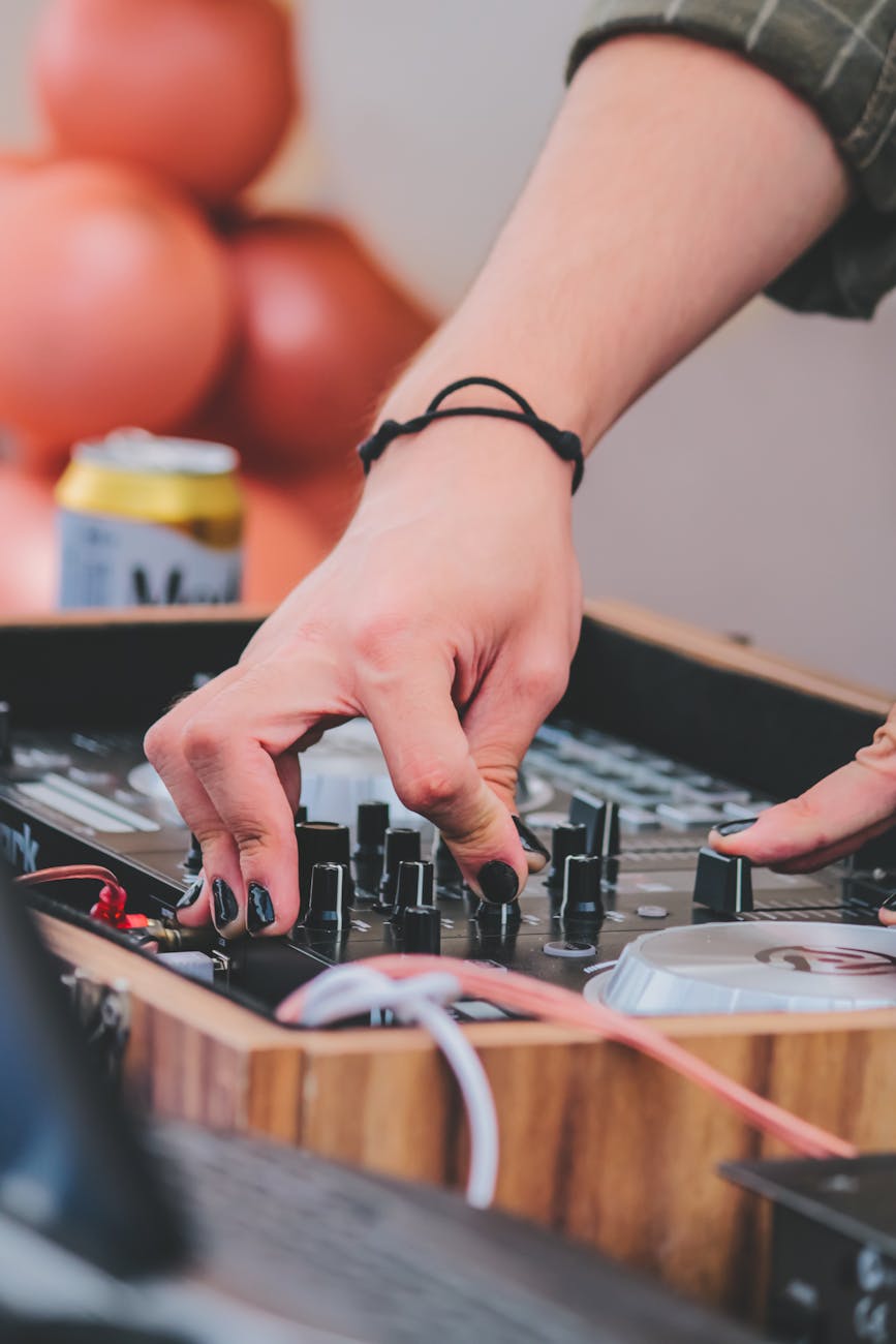 Elena Christou, Head DJ Instructor